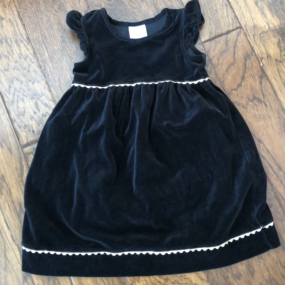 Black velvet Hanna Andersson dress size 110. 5T